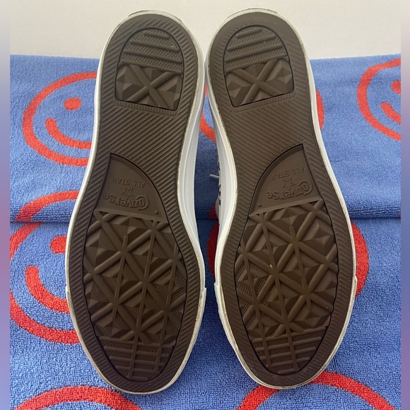 CONVERSE: Smiley Face High Top Sneakers | Women’s 9.5 Men’s 7.5 - Picture 5 of 5